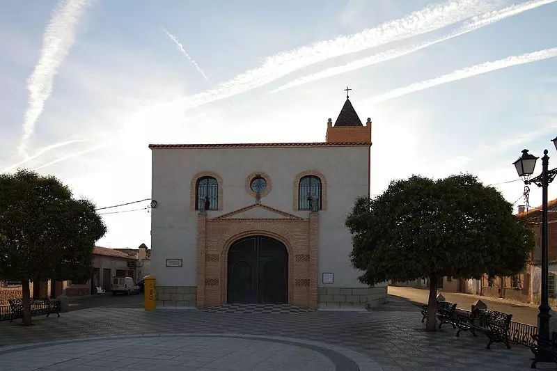 Casa Labradores Camarenilla - La iglesia Nuestra Señora del Rosario